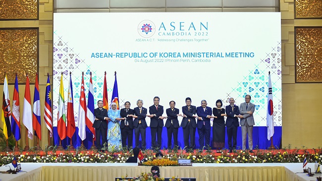 ASEAN và các đối tác nhất trí hợp tác vì hòa bình, ổn định, phát triển bền vững